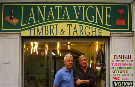 Marco e Stefano Lanata, titolari del timbrificio genovese Lanata Vigne 