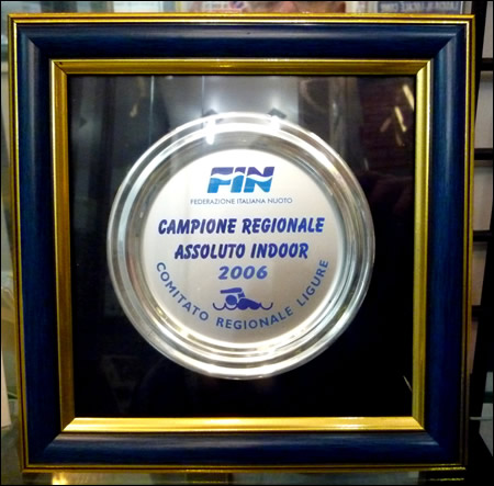 esempio di targhe personalizzate esposte in genova centro storico presso lanata vigne